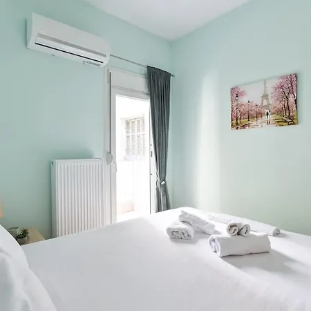 Sunny Retro Near Centre Lejlighed