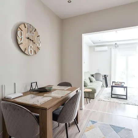 Апартаменты Sunny Retro Near Centre