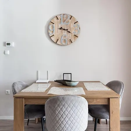 Sunny Retro Near Centre Apartmán *