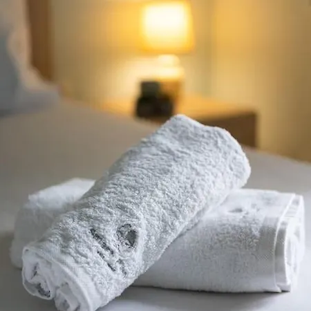 Sunny Retro Near Centre